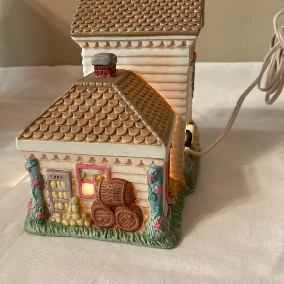 Cottontail Lane General store lamp - Picture 3 of 6